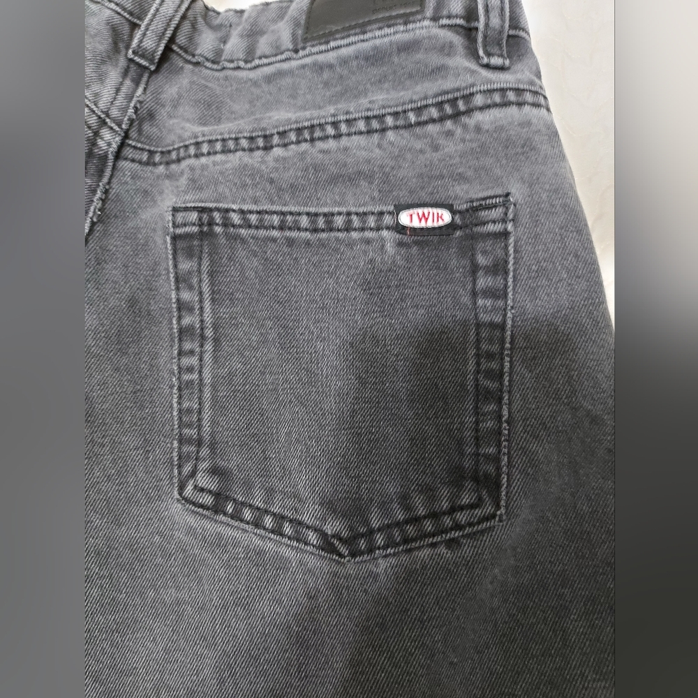 Twik Jeans - Picture 3 of 14